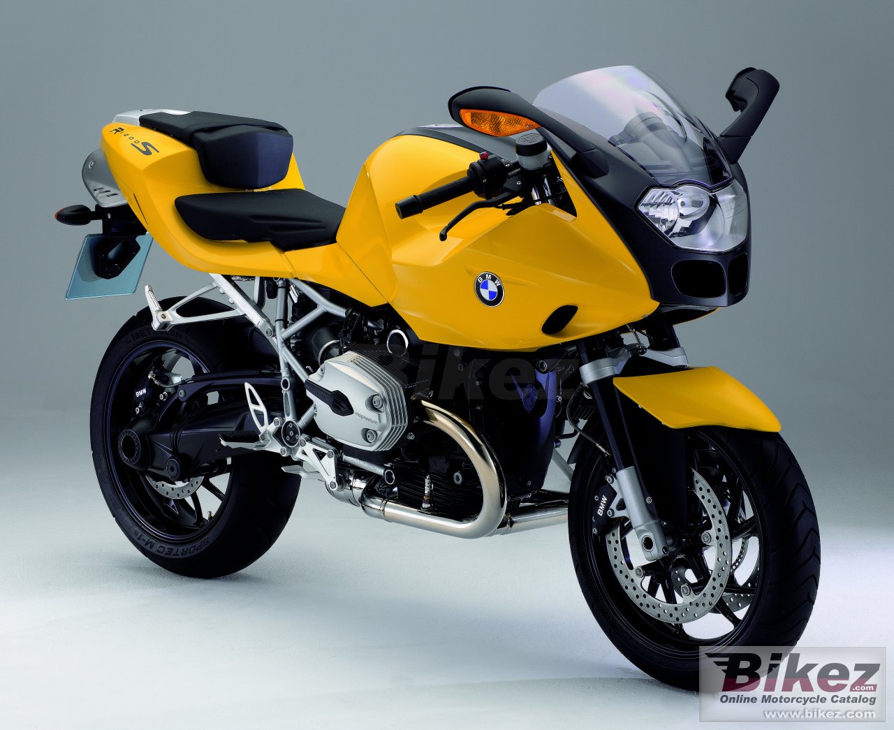 Big BMW r1200s picture and wallpaper from Bikez.com